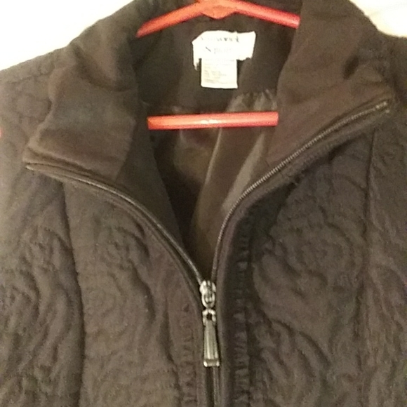 Vest - Picture 2 of 9